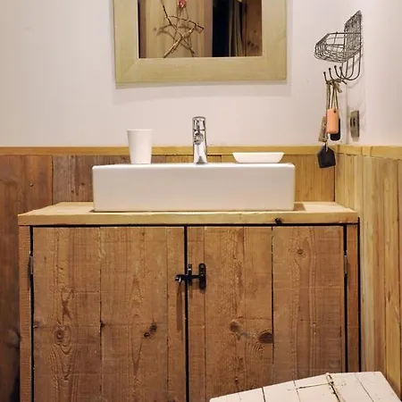 Semesterbostad Petite Maison D'amelotte
