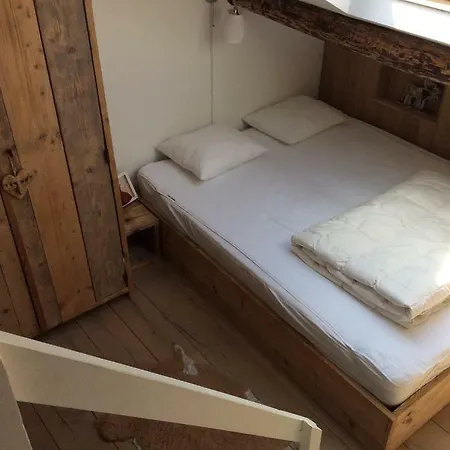 Holiday home Petite Maison D'amelotte